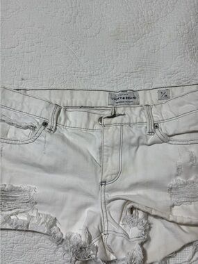 Lucky Brand Off-White Denim Shorts with Dark Contrast Stitching